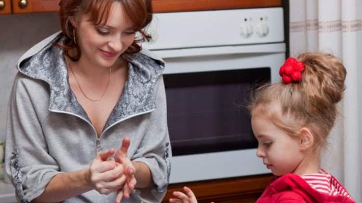 Çocuğumun Kıyafetlerini İlk Giyişten Önce Yıkamalı Mıyım